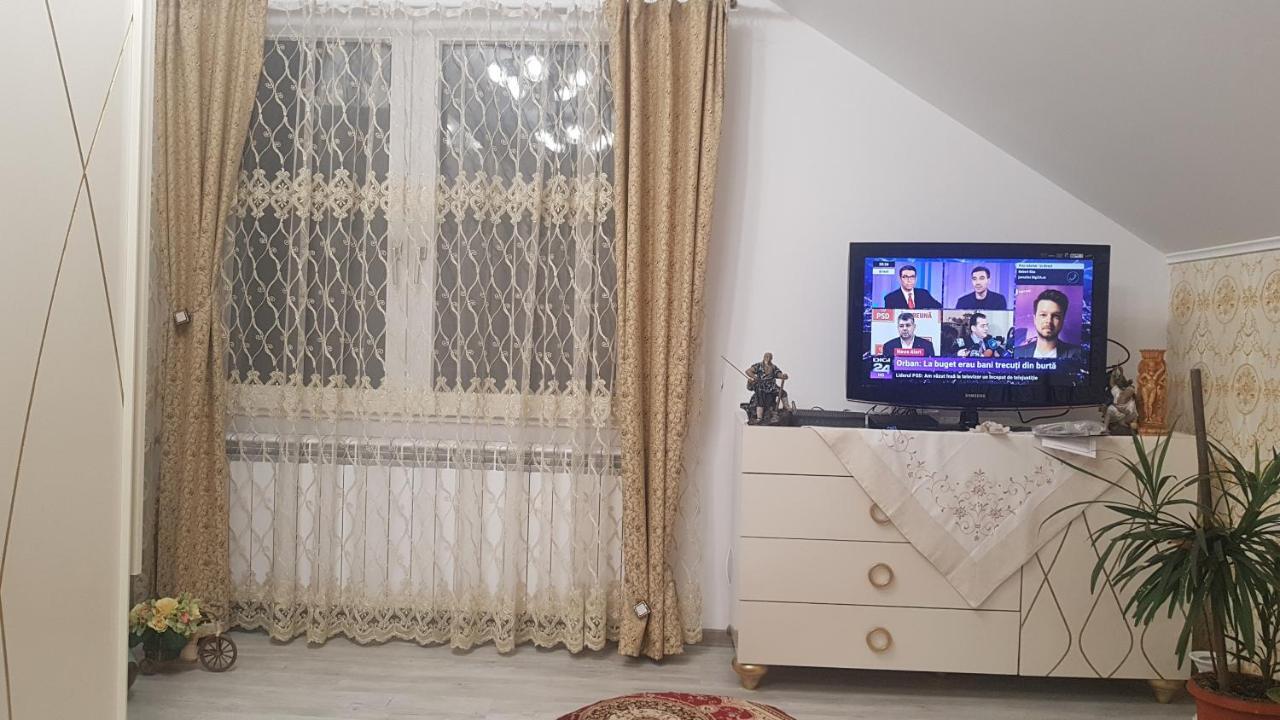 Casa Cojanu Hotel Petroşani Buitenkant foto