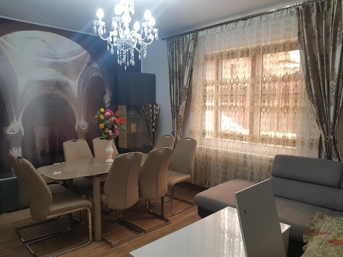 Casa Cojanu Hotel Petroşani Buitenkant foto